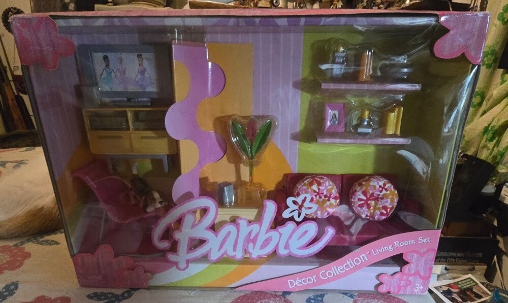 Barbie Décor Collection Living Room Set Pink Plastic Doll Furniture 2005